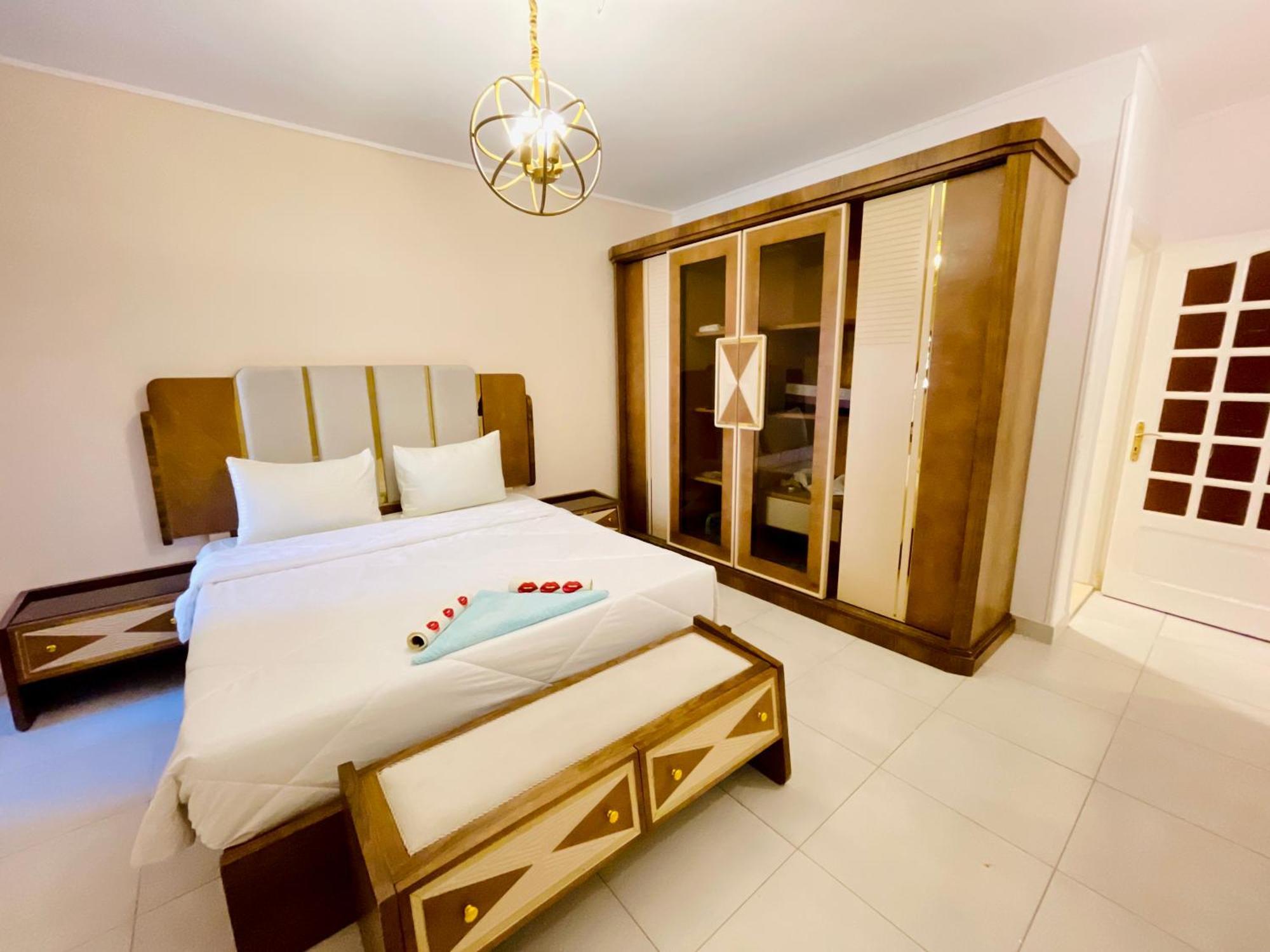 3br Spacious Overlooking Nile Corniche Maadi Cairo
