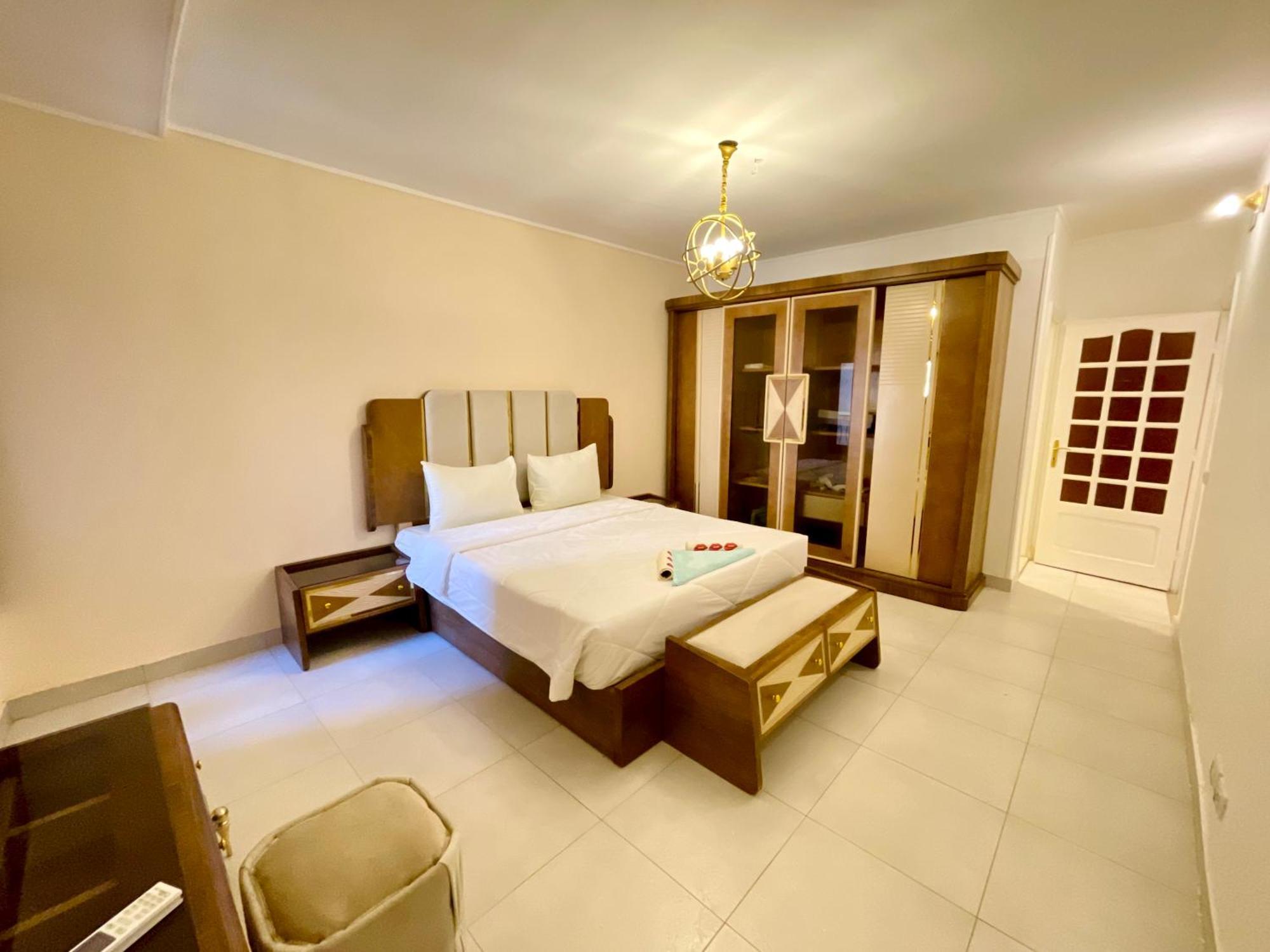 Apartment 3br Spacious Overlooking Nile Corniche Maadi