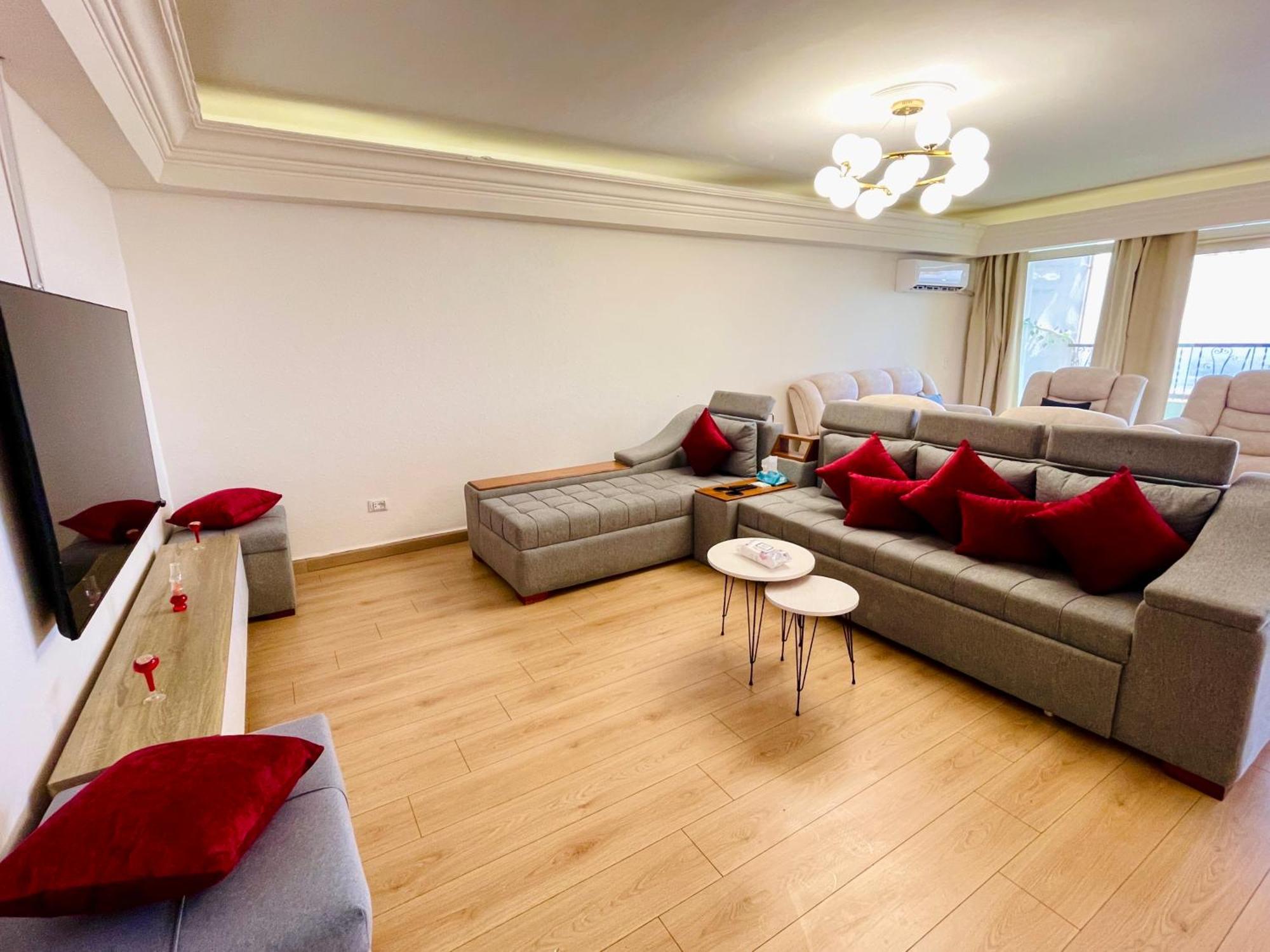 3br Spacious Overlooking Nile Corniche Maadi * Cairo